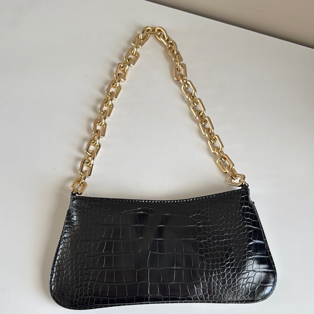 NWOT Zara Elegant Black Croc-Embossed Bag with Gold Chain